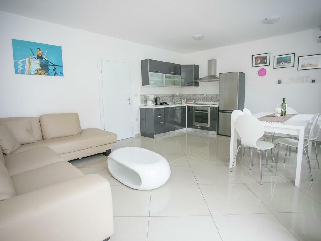 Sesar Apartments Krk - No. 3 Cvita Krk Town Exterior foto